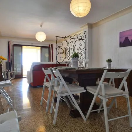 Luna 4 - El Arenal Daire
